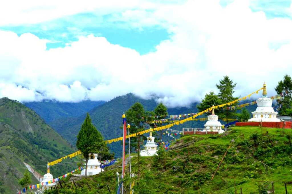 Bhalukpong Dirang Tawang Bomdila Kaziranga Shillong Mawllynnong Cherrapunjee Guwahati Tour Package​